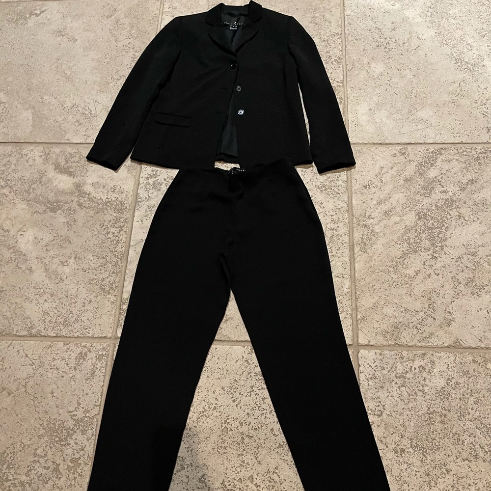 Black Yansi Fugel pant suit